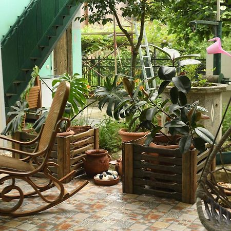 Guest House Green House Sugdidi Exterior foto