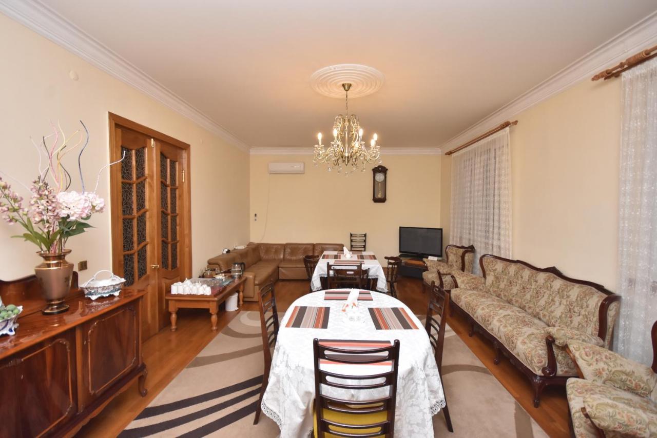 Guest House Green House Sugdidi Exterior foto