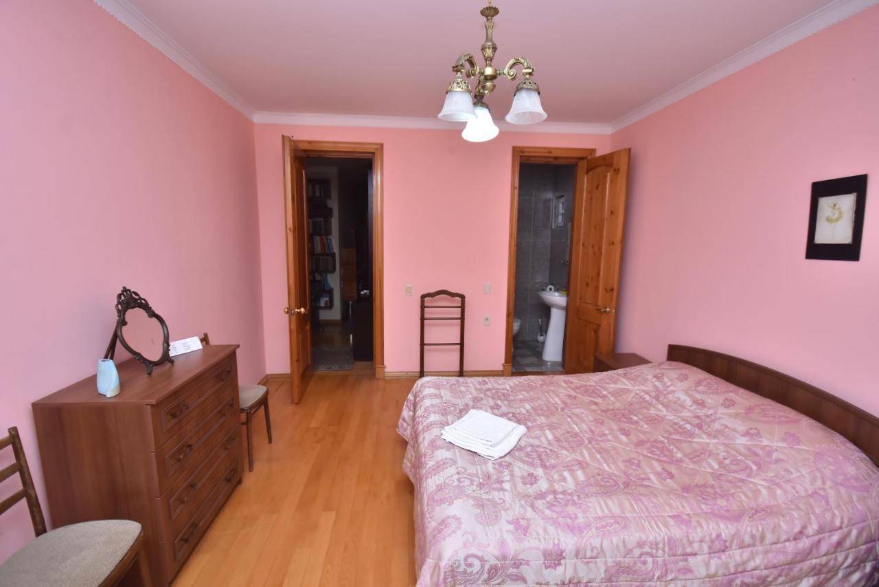 Guest House Green House Sugdidi Exterior foto